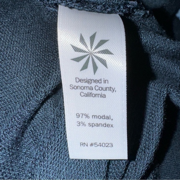 Athleta Beyond Soft Criss Cross Hem Cap Sleeve Dress Women’s Size Small - Picture 12 of 12